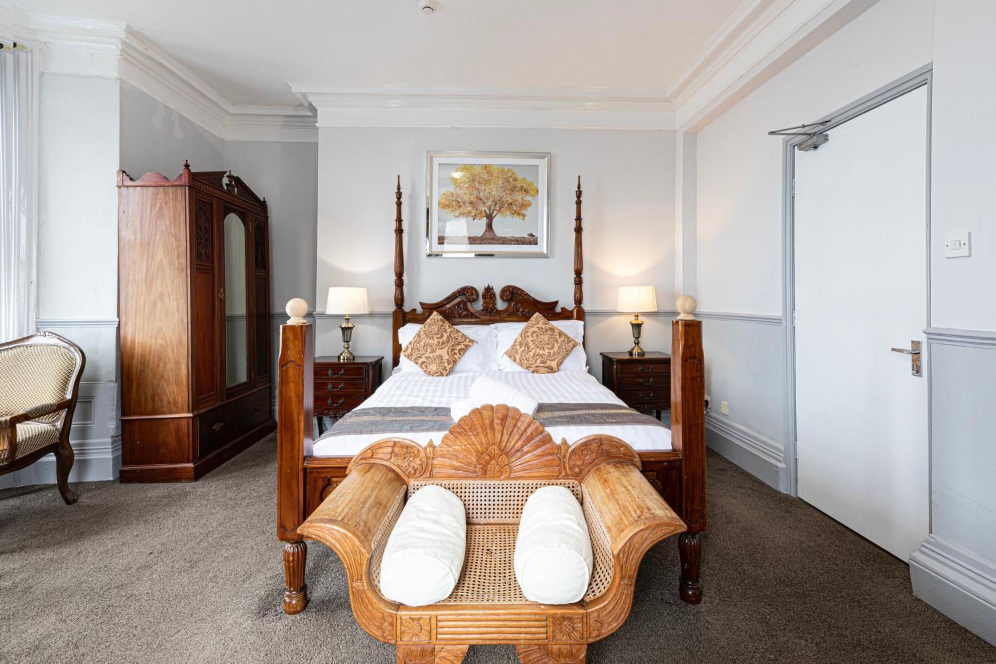 The Manor Hotel لاندودنو المظهر الخارجي الصورة