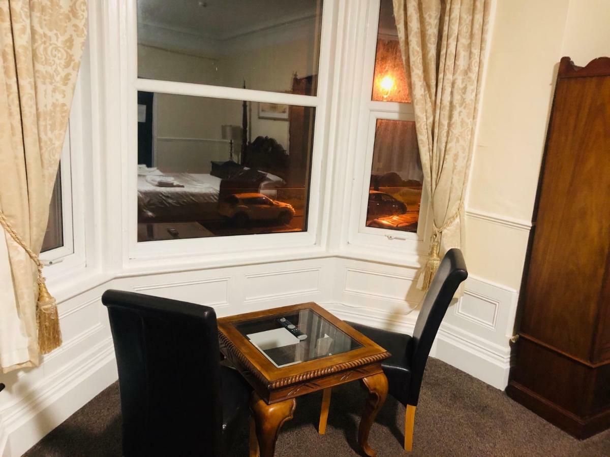 The Manor Hotel لاندودنو المظهر الخارجي الصورة