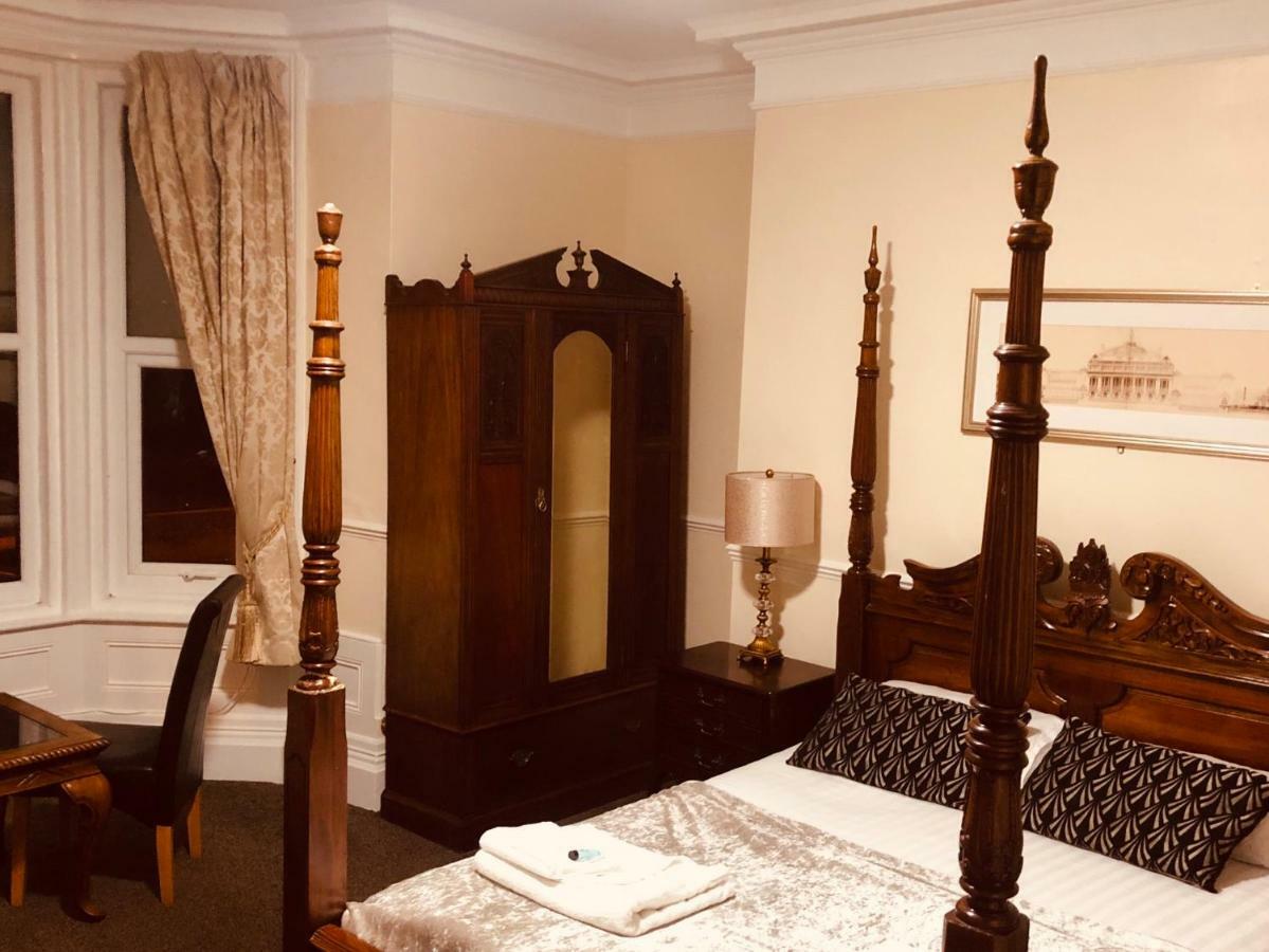 The Manor Hotel لاندودنو المظهر الخارجي الصورة